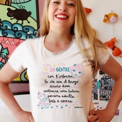 Sii gentile con l'infanzia | T-shirt donna